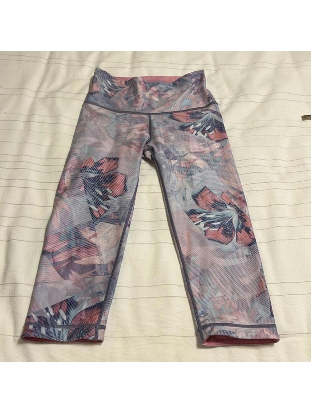 Peloton x WITH Floral High Waist Capri Leggings Women's Small - Picture 2 of 6